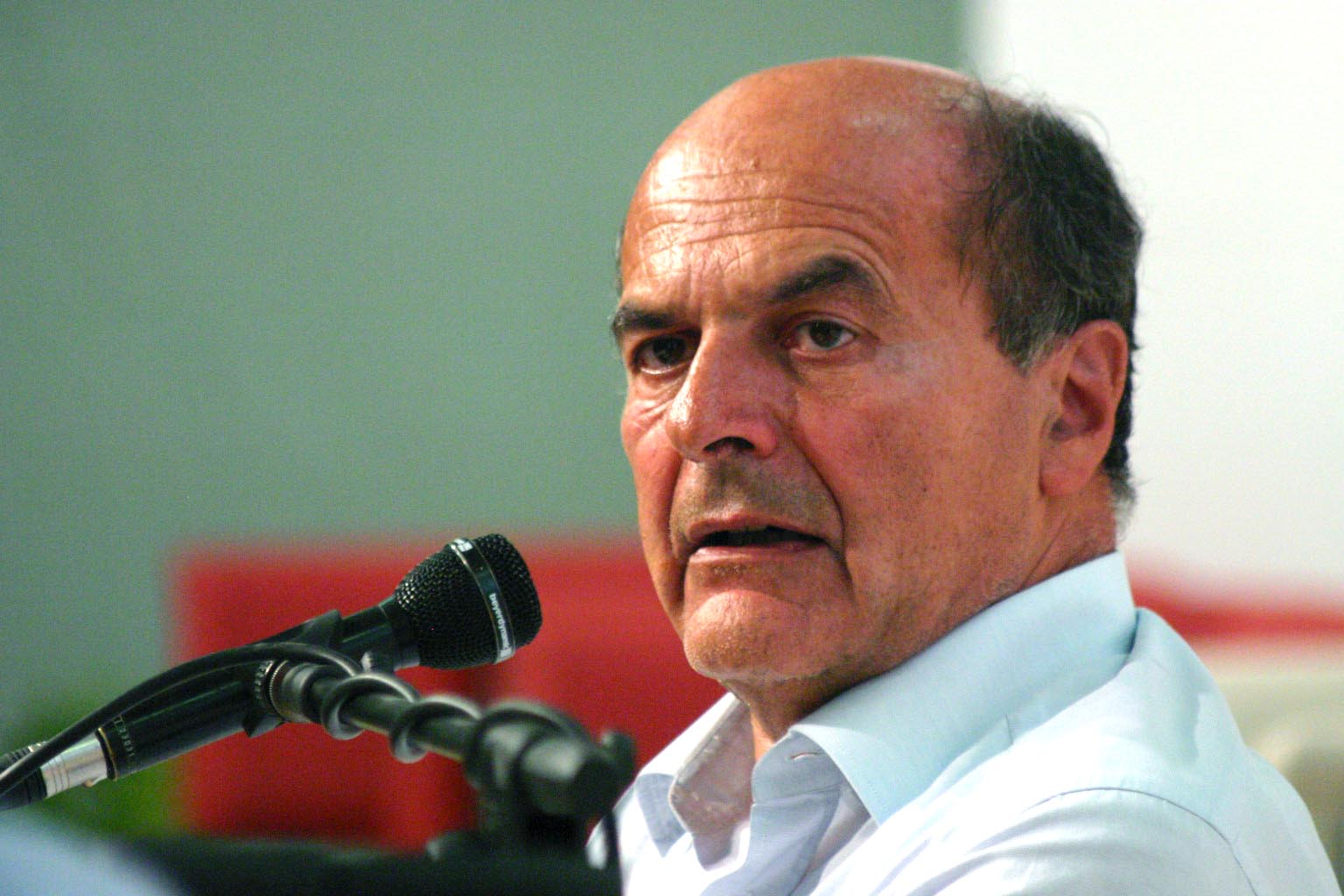 Bersani: “Non insultare l’ intelligenza degli italiani”