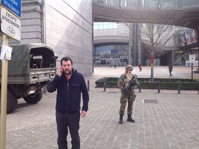 Salvini corrispondente da Bruxelles sui social